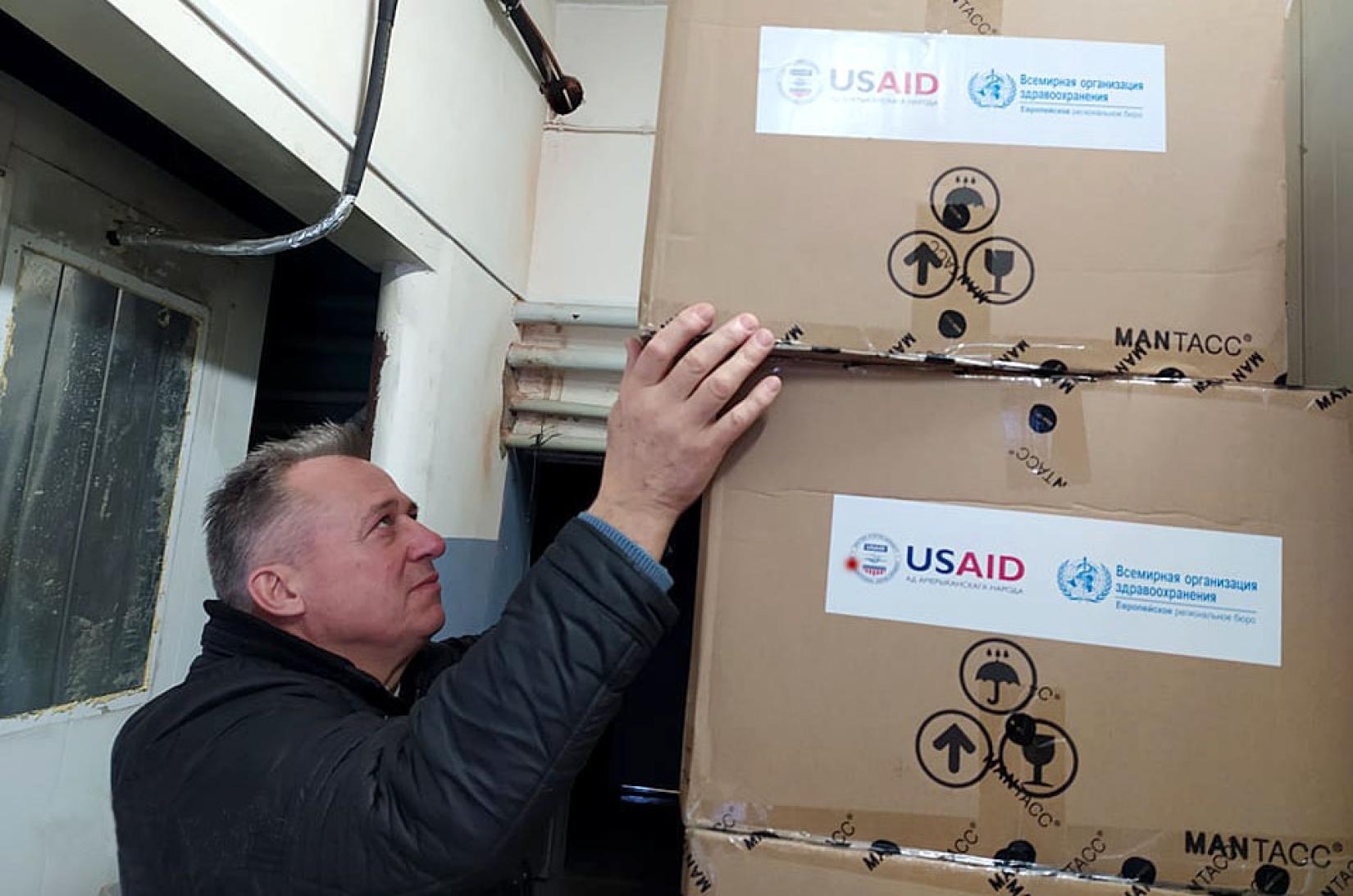 Передача оборудования белорусским учреждениям здравоохранения от ВОЗ и USAID