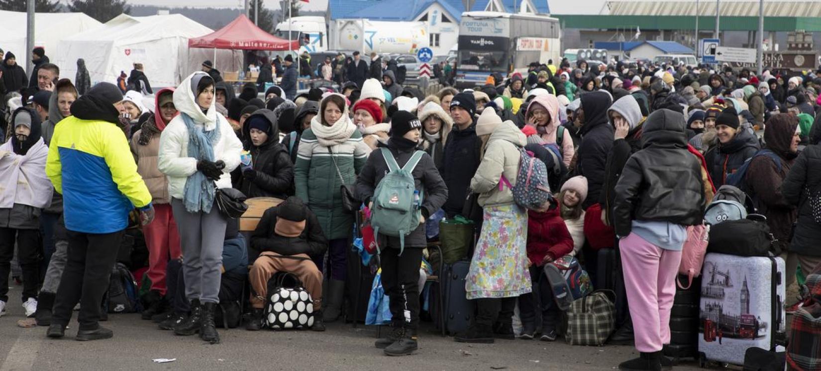Тысячы жыхароў Украіны працягваюць прыбываць у Польшчу