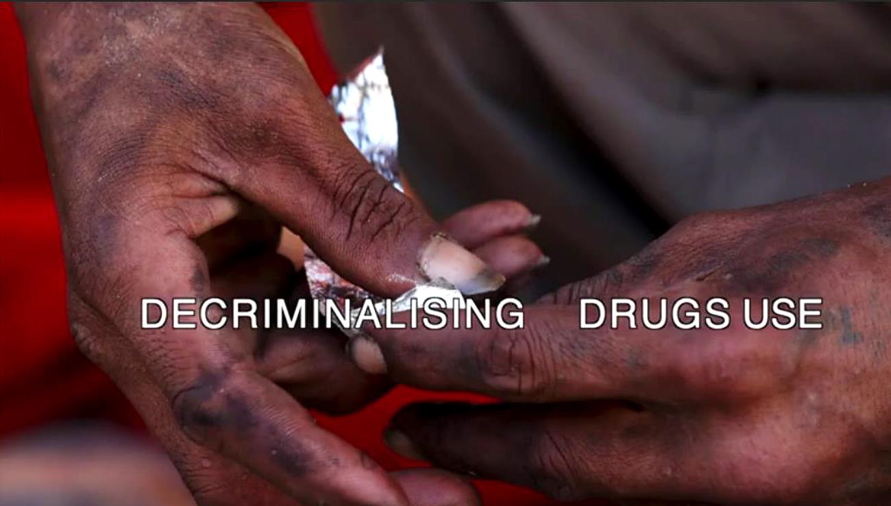 Людям, употребляющим наркотики, необходимо внимание к проблемам их здоровья, а не лишение свободы